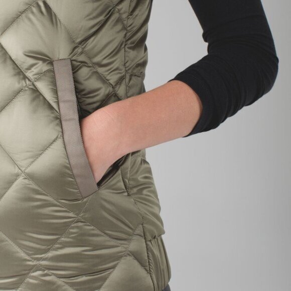 Lululemon The Fluffiest Vest - soft earth - size 4 - Picture 5 of 14